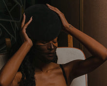 Load image into Gallery viewer, Beret in Midnight Navy
