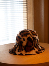 Load image into Gallery viewer, Tiger Bucket