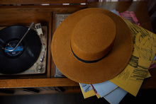 Load image into Gallery viewer, Cruz